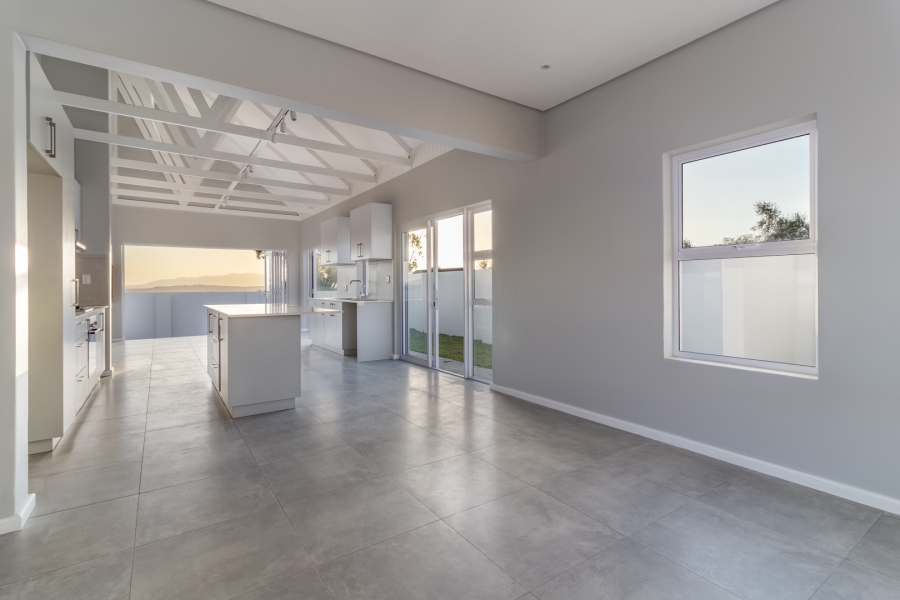 3 Bedroom Property for Sale in Berg En Dal Western Cape